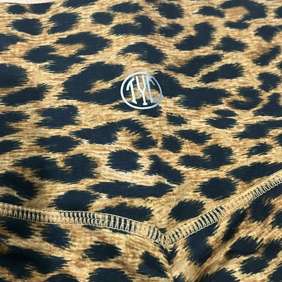 Til You Collapse leopard scrunch leggings size small - Picture 5 of 5
